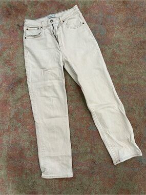 Abercrombie & Fitch Ultra High-Rise '90s Straight Jeans in Cream- 27S